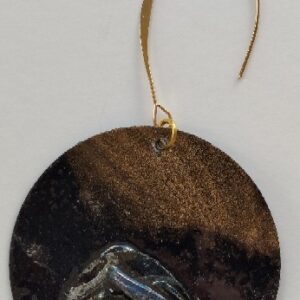 Χαρτί με μαρμαρογραφία και υγρό γυαλί. Ροζέτα με μαύρο χαρτί, χρυσές λεπτομέρειες και υγρό γυαλί και βάση ατσάλινες σε χρυσό χρώμα.