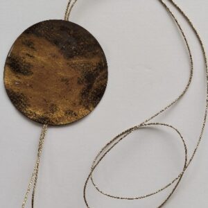 Ροζέτα από χαρτί με μαρμαρογραφία και υγρό γυαλί. Καφέ με χρυσές λεπτομέρειες.