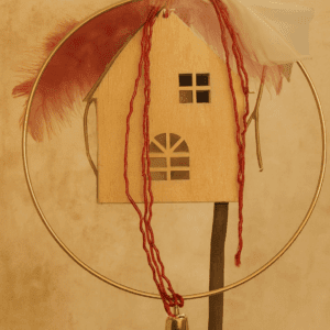 Γούρι σε μεταλλική βάση με σπιτάκι