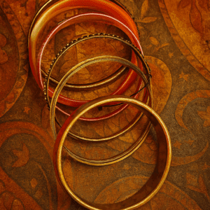 Βραχιόλια boho style σε μπορντό αποχρώσεις